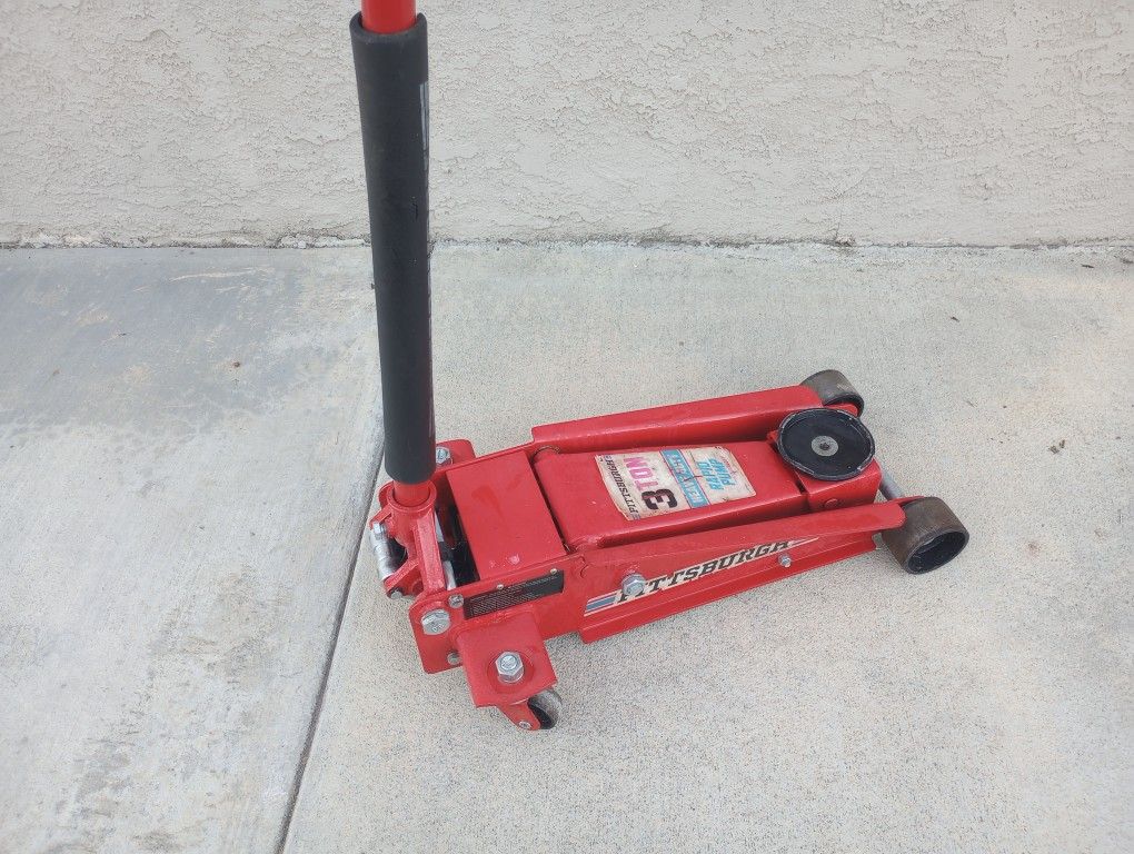 PITTSBURGH 3 TON FLOOR JACK *** for Sale in West Covina, CA OfferUp