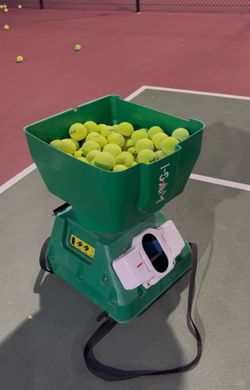 Tennis ball machine iSam