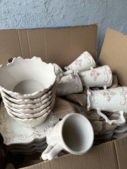 Sweet Olive Designs Plate Set