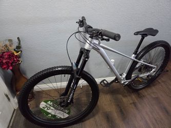 Ozark Tral Bike Aluminum 29 12 speed new Ready to ride good condition