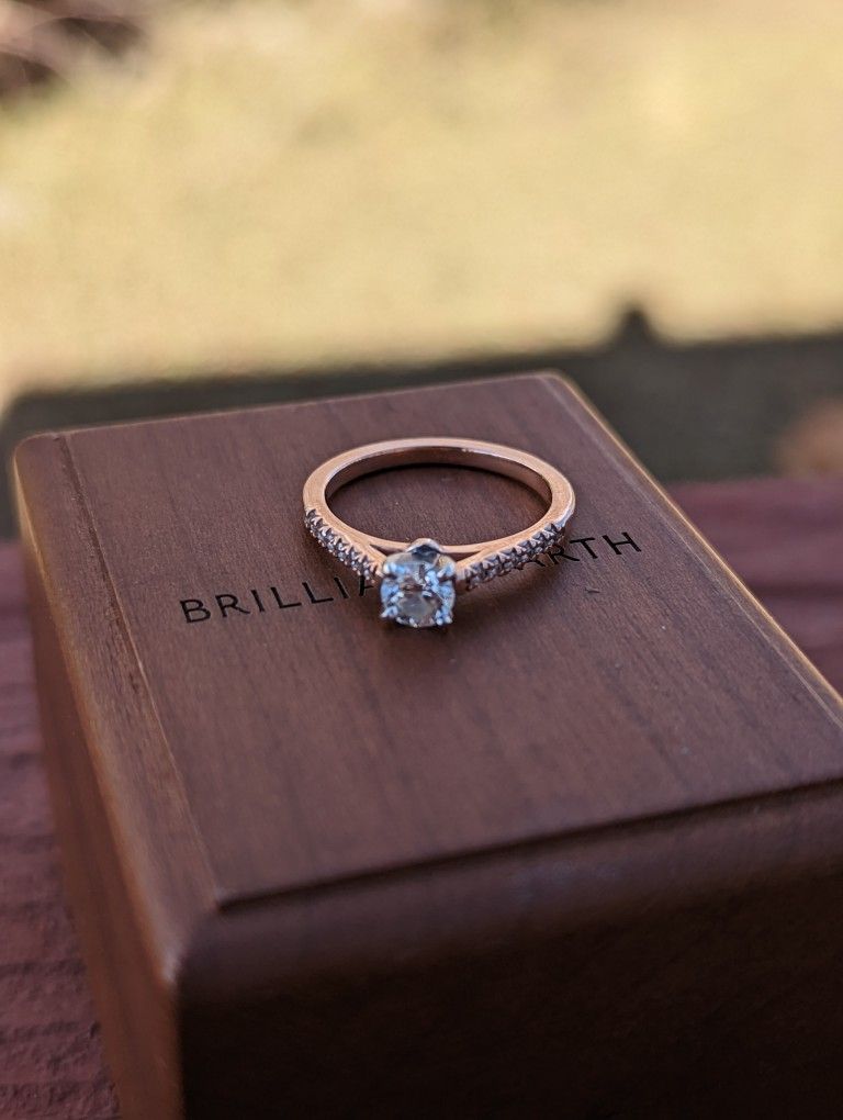 .5 Karot Brilliant Earth Diamond Ring (Rose Gold Band)