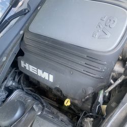 Engine 5.7 Hemi