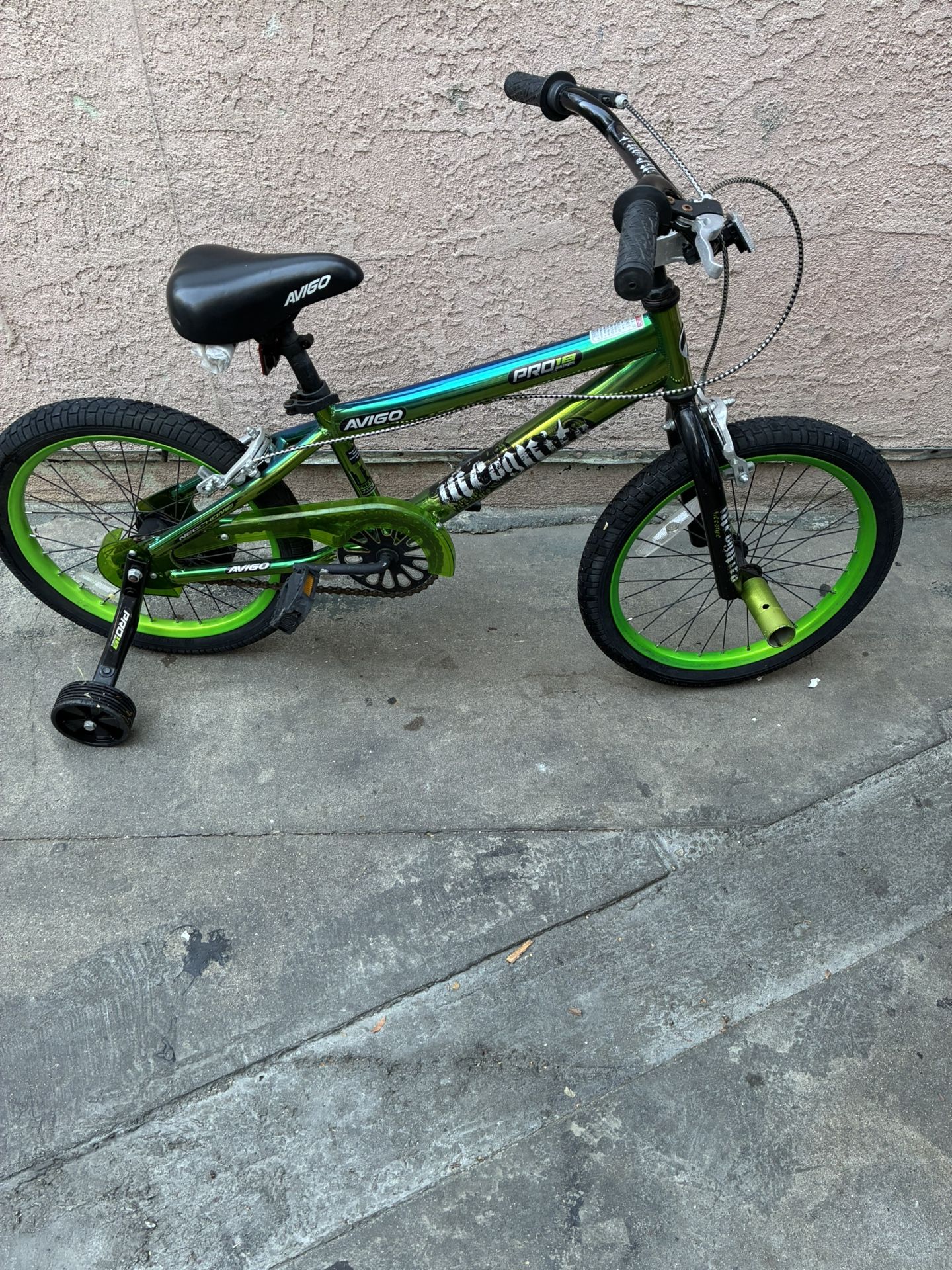 Avigo Incognito Pro 18” Bike BMX