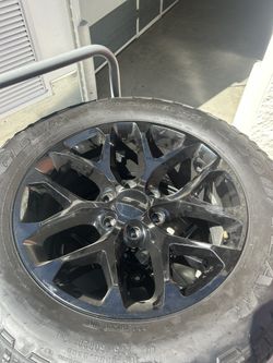 Chevy 6x139.7 Gloss Black Snow Flake Wheels