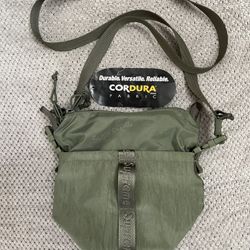 Supreme Neck Pouch 