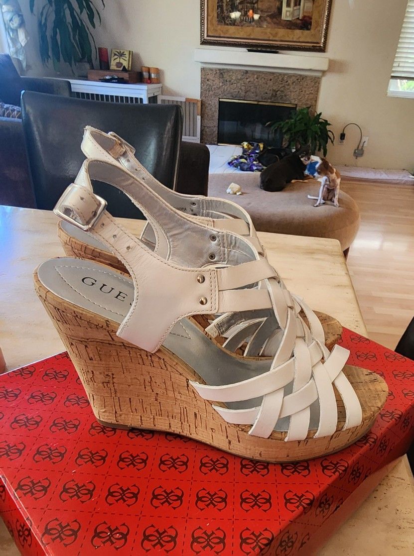 GUESS WOMEN'S WHITE LEATHER WEDGE SANDALS SIZE 7.5
