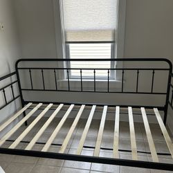 Lightweight  Metal Day Bed 