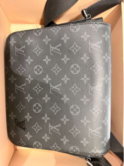 Louis Vuitton Monogram Eclipse District PM