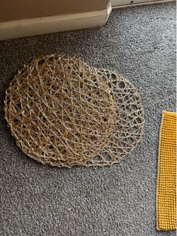 Gold Woven Wire Oval Placemat