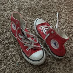 red high-top converse