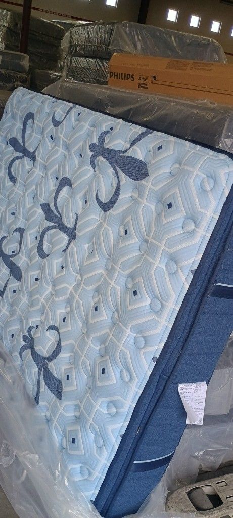 Queen Stearns & Foster(Estate Firm Euro Pillow Top)