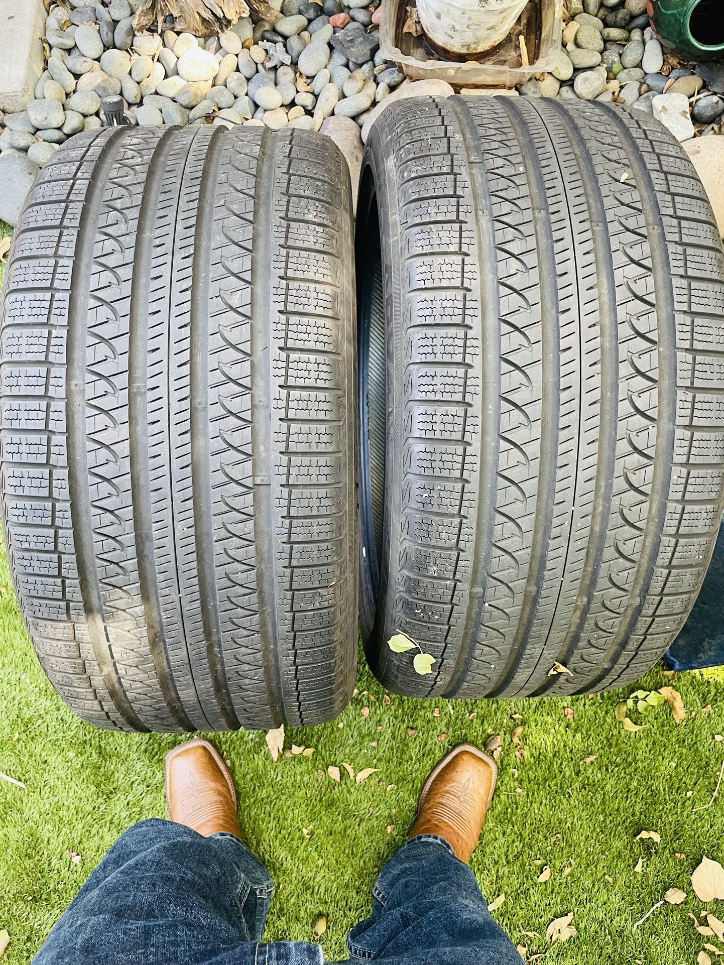 2 YOKOHAMA ADVAN V35 TIRES.