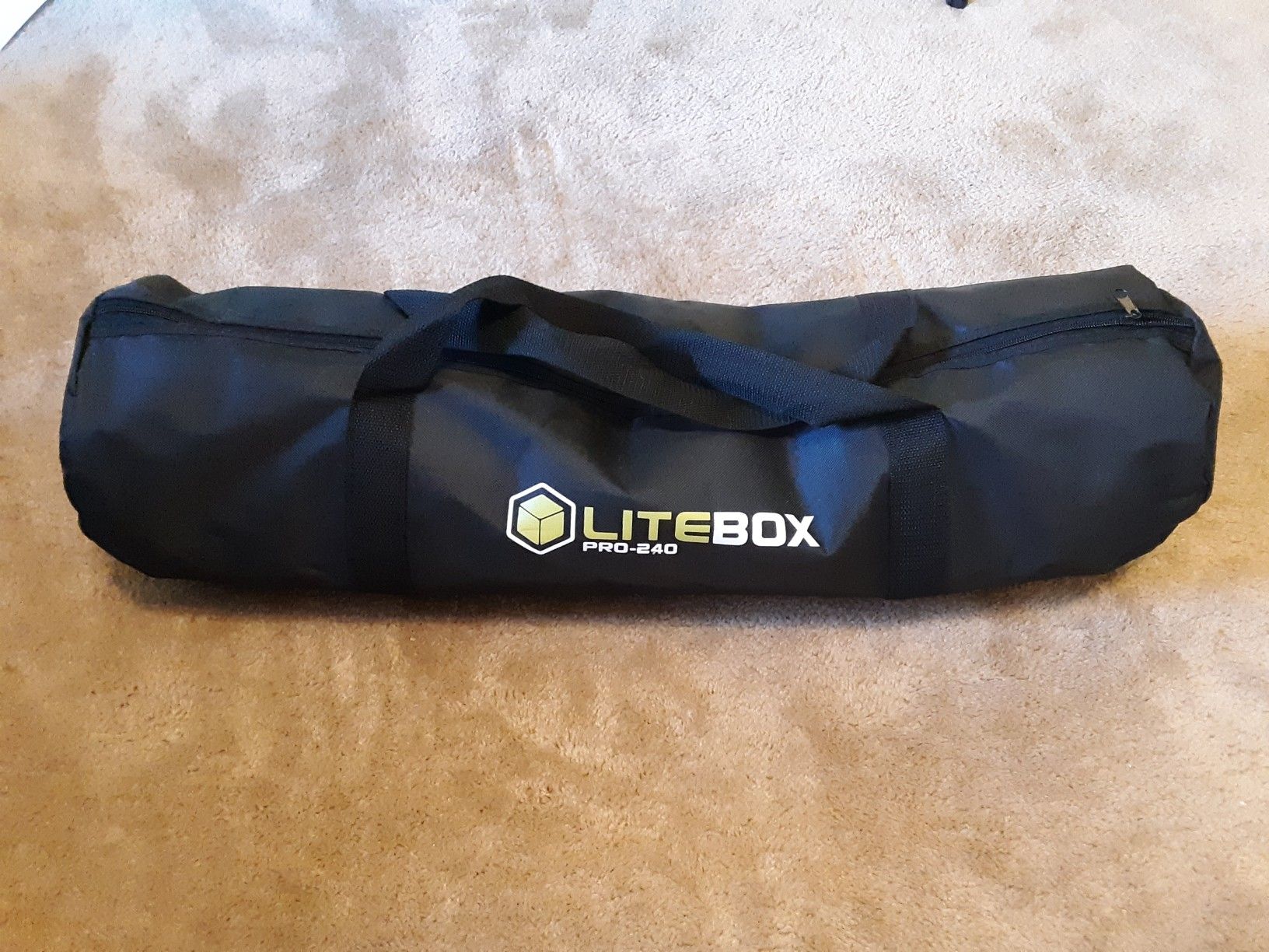 LITEBOX Pro-240: Large 24" x 24" LED Photo Studio Lighting Kit in a Box - 4 Seamless PVC Backdrops