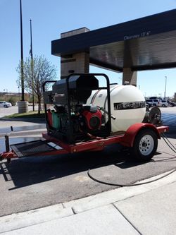 Hotsy/Honda pressure washer trailer