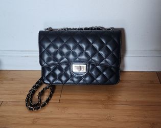 Black Quilted Caviar Medium Classic Double Flap Hand Bag