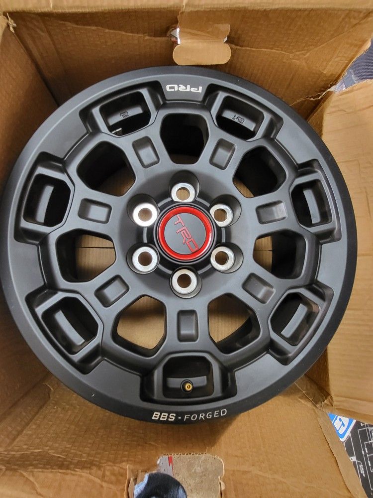 BRAND NEW TRD PRO WHEELS FROM MY 2024 TUNDRA PRO WITH FULL SUSPENSION 