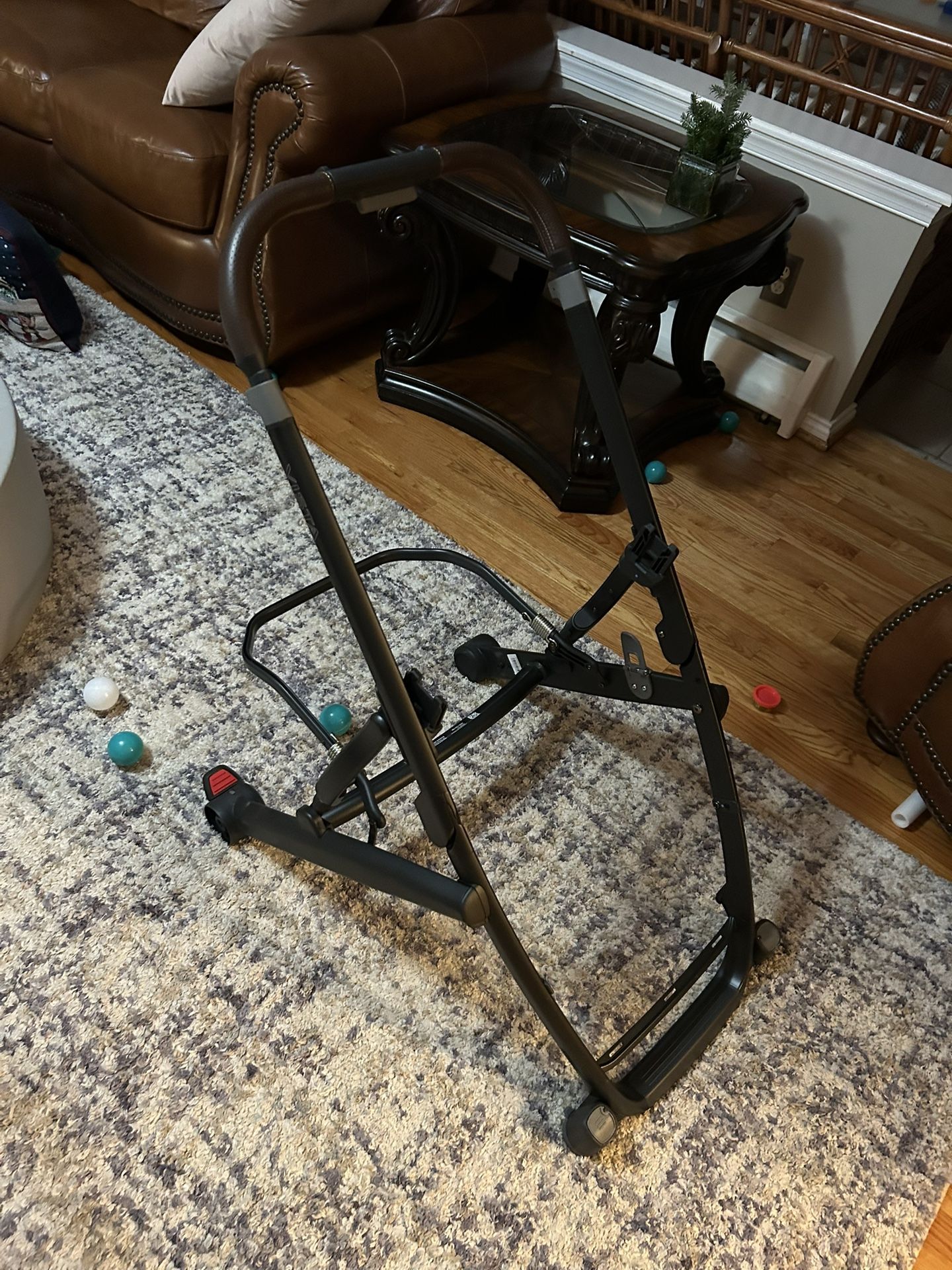 UPPAbaby Vista V3 Frame And Back Wheels
