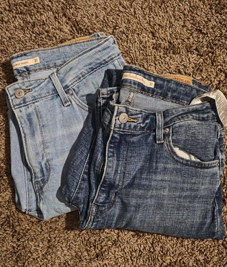 Women's Levi Jeans