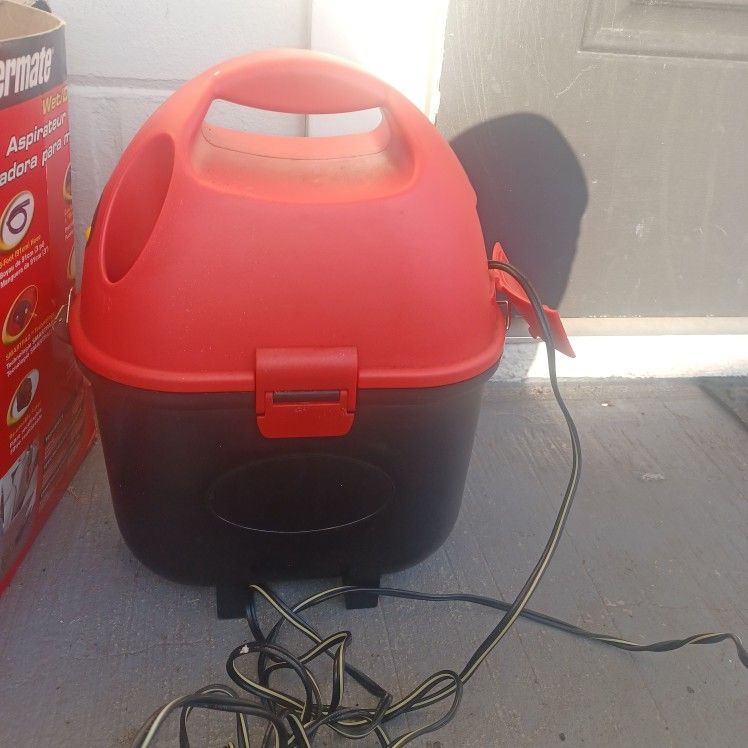 Coleman 12v Wet/dry Vac