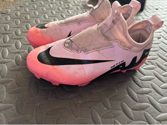 Girl’s soccer cleats