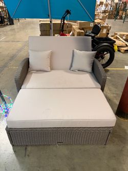 Moving sale!! Assembled. 1-Piece Wicker Outdoor 2-Person Reclining Day Bed with Adjustable Back
