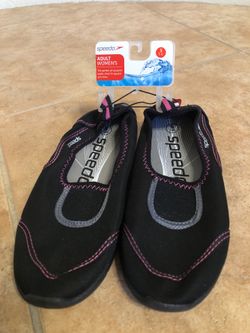 Speedo Adult Women’s Aquatic Water Shoes (New) in size Small (5-6).