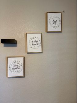 Set of three canvas pictures