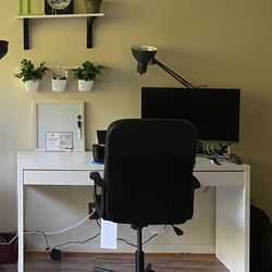 IKEA MICKE Desk