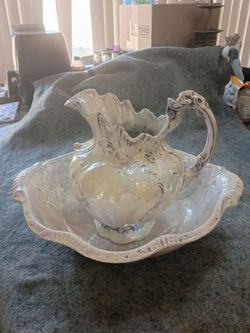 1982 wash Basin and Pitcher