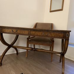 Kreiis Shangri La  Desk