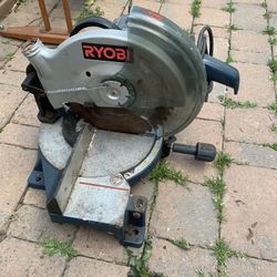 RYOBI SAW