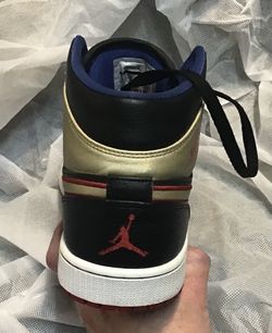 Jordan 1’s Gold/red/blue/black Size 9