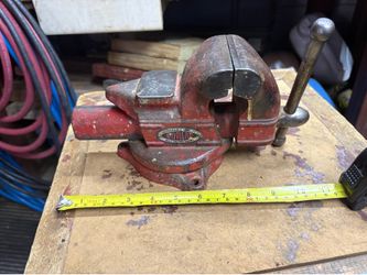 Vintage Dunlap vise