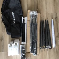 NEW! 12 Piece! NEEWER Light/Photography Kit. 45W LED Bulbs, Gold/Silver/White Umbrellas, Stands, Bag