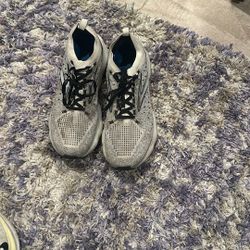 running shoes size 10 (not firm on price)