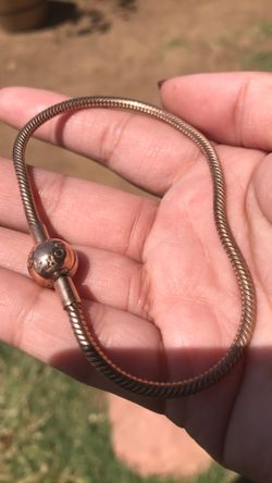 Pandora Bracket