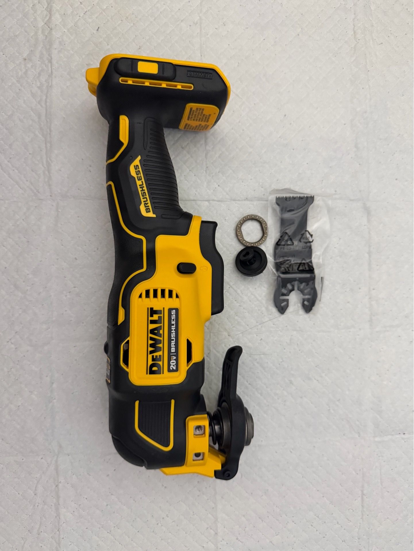 DEWALT Oscillating Tool Brushless New condition. Includes blade.