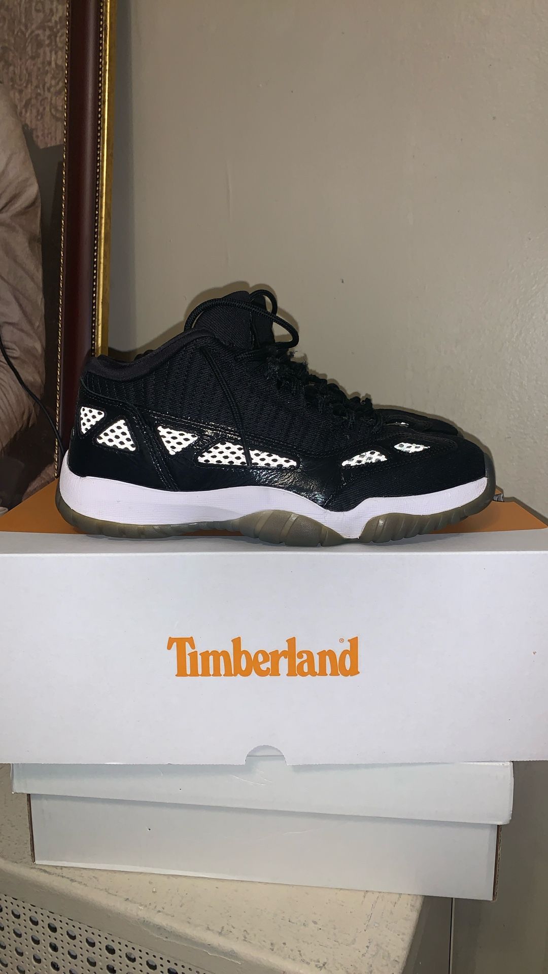 Jordan 11 Retro Low Ie