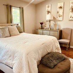 Ottoman w/storage For Sale 