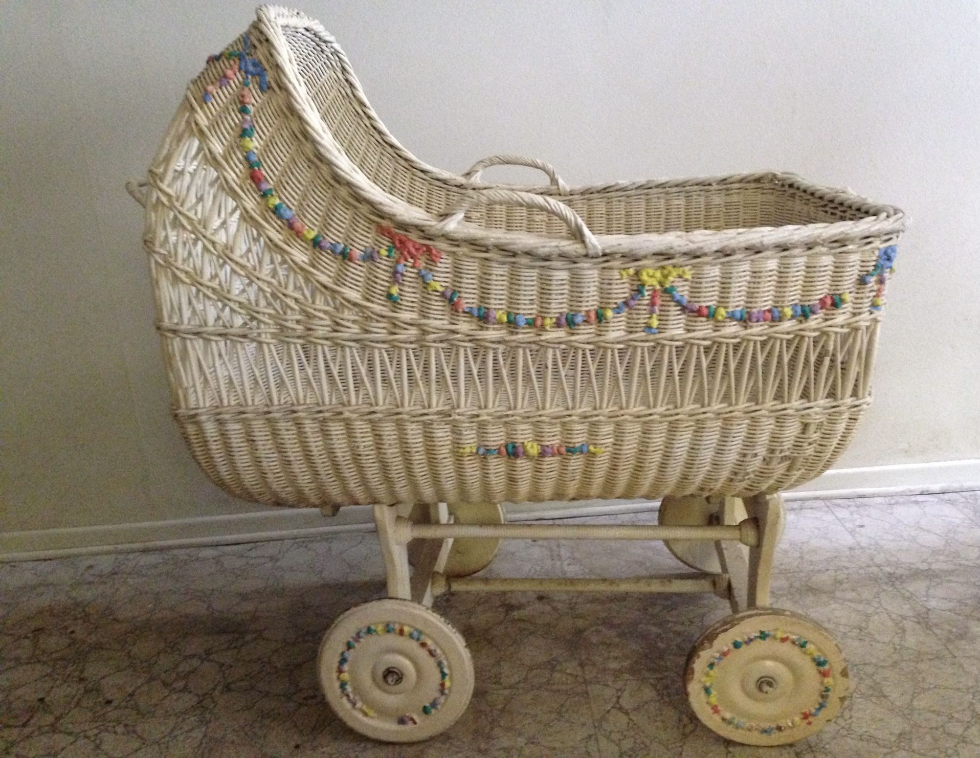 carriage vintage bassinet