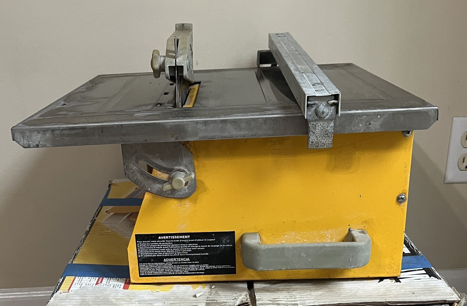 Workforce 3/4 Horsepower 7” Wet Saw
