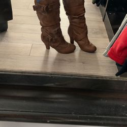 Women’s brown boots