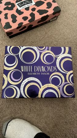 Elizabeth Taylor White Diamonds Gift Set For Women 4 pc