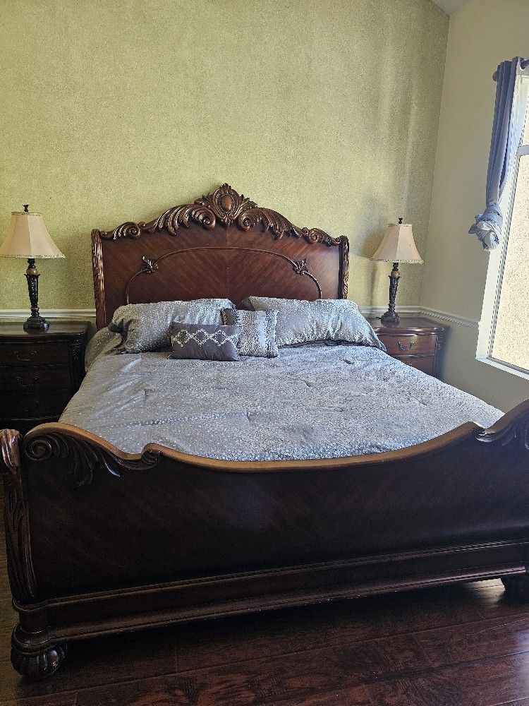 Cal King Beautiful Bedroom Set