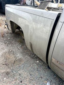 2008 Parts Only  Chevy  Silverado cama cabina y media $1300
