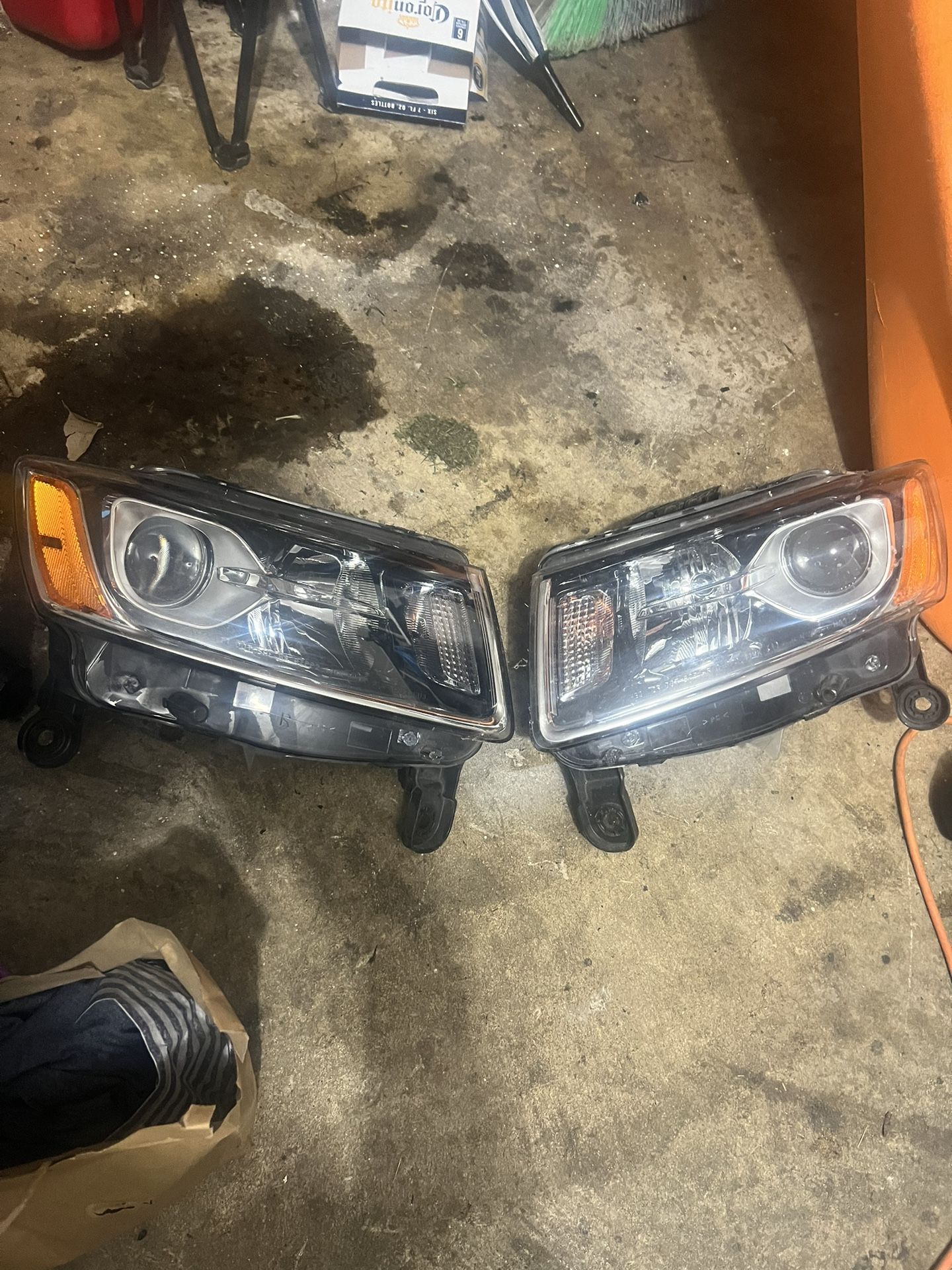 Grand Cherokee Headlight Assembly’s