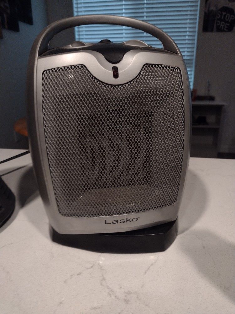 Lasko Oscillating Heater