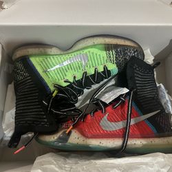 KOBES THE wHAT  Size 9 