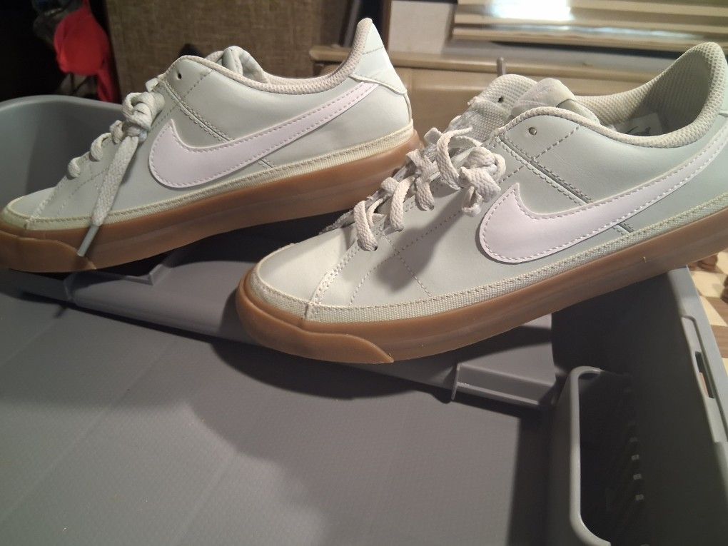 Boys NIKE SHOES