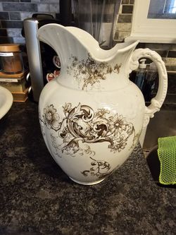 Large Pitcher (English) & Basin